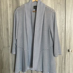 Frank Lyman Cardigan Size 18